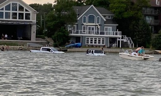 Είδαν το σκάφος να βουλιάζει - Πήγαν να το σώσουν και ακολούθησε καταστροφή