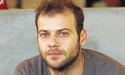 Ορέστης Τζιόβας: Δες το εργένικο σπίτι του με θέα την Ακρόπολη! (Photos)