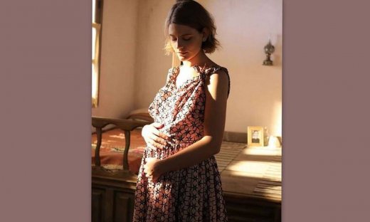 Άγριες Μέλισσες:Η Δρόσω με φριχτούς πόνους, βγαίνει από το σπίτι και καταρρέει