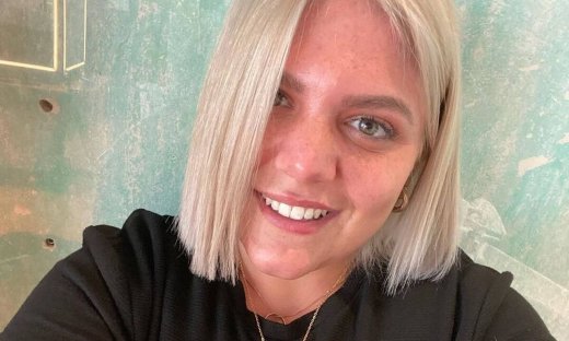 Δανάη Μπάρκα: Αλλάζει πιο συχνά μαλλιά απ΄ότι οι άντρες τα πουκάμισα