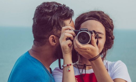 Αυτό που κάνει στα social media, μπορεί να σημαίνει ότι σε απατάει