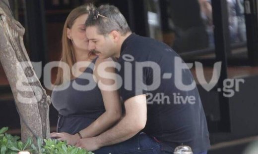 Αλέξανδρος Μπουρδούμης: Η πρώτη φώτο με τον νεογέννητο γιο του στο σπίτι