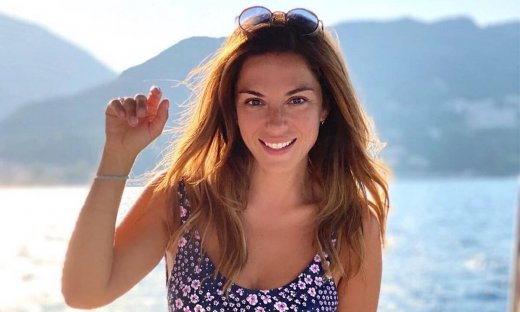 Λασκαράκη: Πλατσουρίσματα στην Κρήτη! Οι φωτό με μπικίνι θα σε ενθουσιάσουν