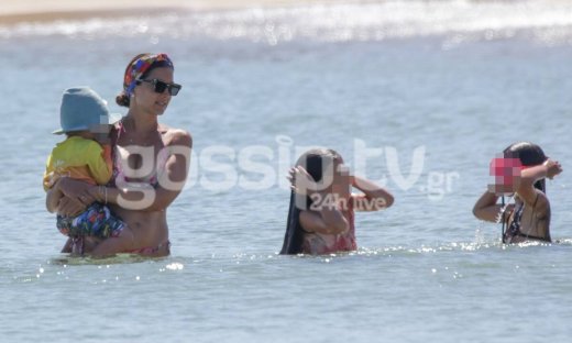 Τσιμτσιλή: Τελευταίες βουτιές με τα παιδιά της πριν επιστρέψει στο στούντιο!