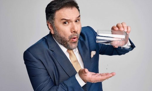 Αρναούτογλου: Αυτές είναι οι «Σφήκες» που θα τσιμπούν τους καλεσμένους του 