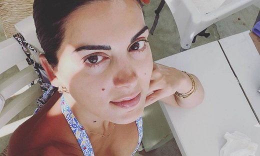 Σταματίνα Τσιμτσιλή: Δείτε τις οικογενειακές φώτο που έχει στο καμαρίνι