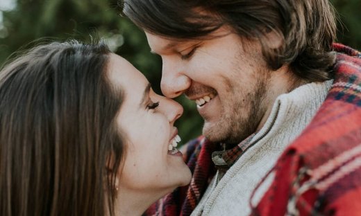 Οι κινήσεις που δείχνουν πως δεν σε θέλει