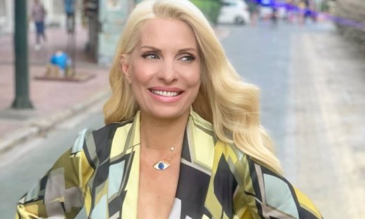 H Ελένη Μενεγάκη φόρεσε κάτι που μας έχει λείψει το τελευταίο διάστημα...