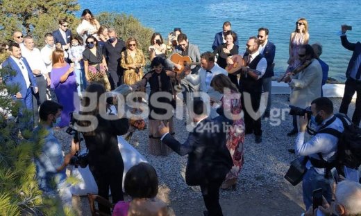 Ζουγανέλη-Δημητρίου:To γλέντι έξω από το εκκλησάκι και ο χορός του ζευγαριού