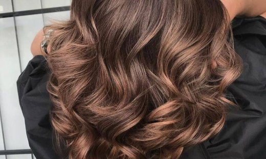 #trending! Αυτή είναι η πιο hot απόχρωση για τα καστανά μαλλιά