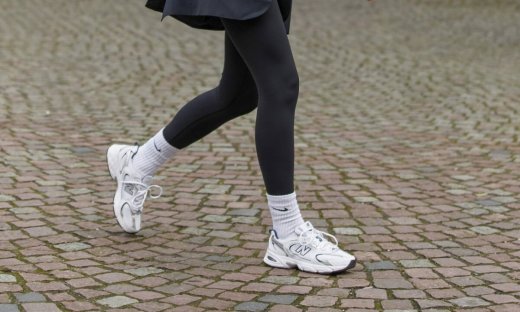 8 νέοι τρόποι να φορέσεις με στυλ το μαύρο κολάν σου