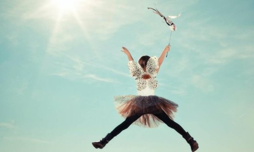 Μάθε στα παιδιά σου να πετούν ακόμη κι αν χρειάζεται να πέσουν...