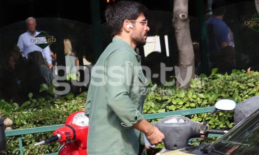 Μαύρα μάτια κάναμε να τον δούμε και τον πετύχαμε στο Κολωνάκι! (photos)