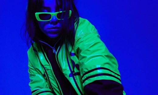 Γιατί το στυλ της Billie Eilish είναι ό,τι πιο προοδευτικό μπορείς να ακολουθήσεις