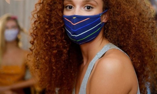 «Η μάσκα μου μυρίζει άσχημα ακόμα και αν την πλένω» - Δες τι πρέπει να κάνεις