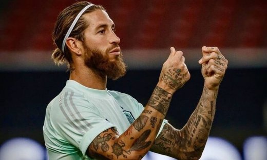 Η «καυτή» τραγουδίστρια που έριξε... χυλόπιτα στον Σέρχιο Ράμος (pics)