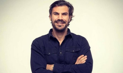 Έχετε δει το εργένικο σπίτι του Πετρετζίκη στην Αγία Παρασκευή; Ονειρικό!