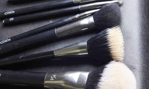 Αυτός είναι ο σωστός τρόπος για να πλένεις τα πινέλα του μακιγιάζ σου