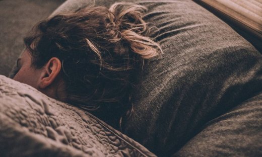 Δύο «κόλπα» για να μην είναι κρύο το κρεβάτι όταν πας να κοιμηθείς