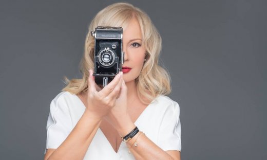 Η Αγγελική Νικολούλη έγραψε βιβλίο και αποκαλύπτει τα πάντα!