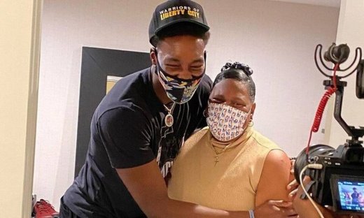 NBA: Ο Αντεμπάγιο αγόρασε στη μητέρα του νέο σπίτι: «Περίμενε 56 χρόνια» (pics)