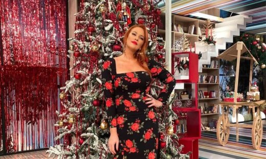 Η Σίσσυ Χρηστίδου φόρεσε σε ένα Σαββατοκύριακο τα πιο κομψά φορέματα του φετινού χειμώνα