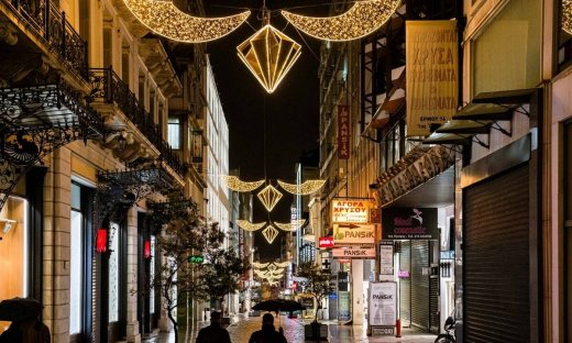  Έτσι θα κάνουμε Χριστούγεννα - «Καμία οικογένεια να μην θεωρείται ασφαλής»