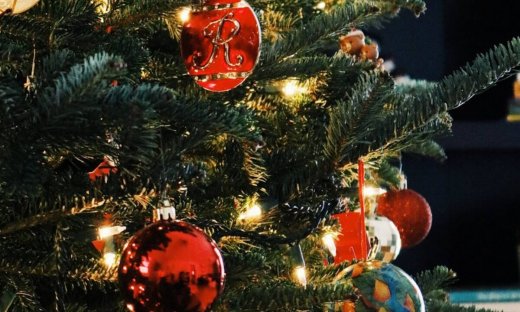 Τα αγαπημένα σου teen idols στόλισαν για τα Χριστούγεννα και θα σε εμπνεύσουν