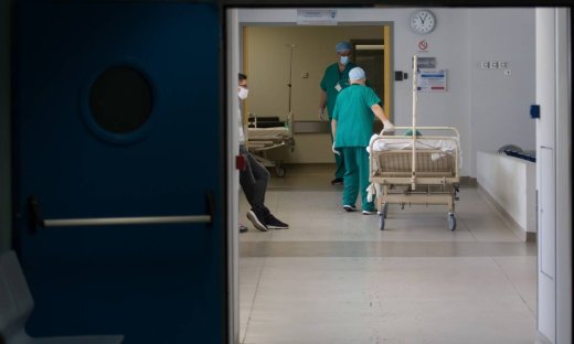 Κρούσματα σήμερα: «Πρωτιά» για Αθήνα και Θεσσαλονίκη - Ποιες περιοχές είναι στα «κόκκινα»