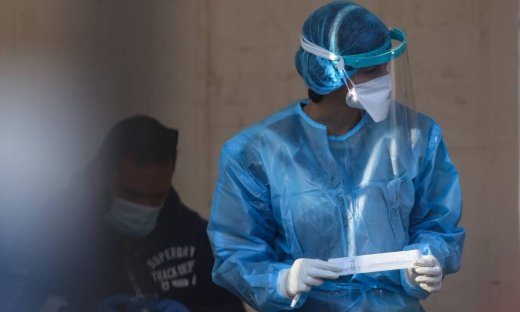 Κρούσματα σήμερα: 916 νέα ανακοίνωσε ο ΕΟΔΥ - 96 νεκροί σε 24 ώρες -  527 οι διασωληνωμένοι