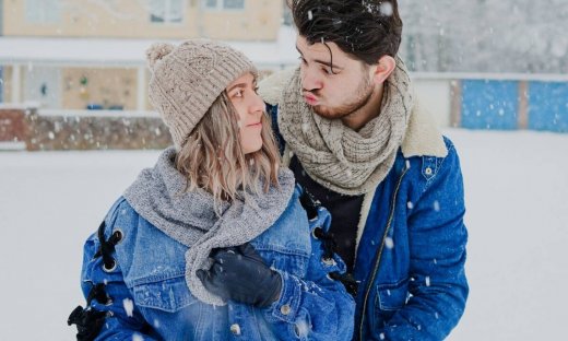 Τρία σημάδια για να καταλάβεις ότι του αρέσεις αν είναι ντροπαλός