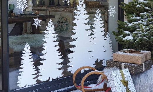 Ιδέες για να διακοσμήσεις το παράθυρο του σαλονιού σου αυτά τα Χριστούγεννα
