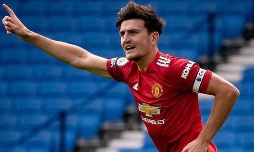 Χάρι Μαγκουάιρ: Μοίρασε τρόφιμα σε ηλικιωμένους που βρίσκονται σε καραντίνα (pics)