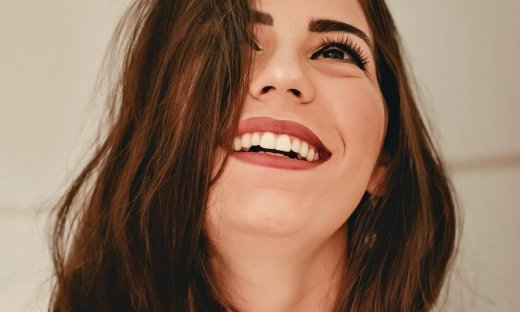 5 τρόποι που θα σε βοηθήσουν να μακρύνεις πιο γρήγορα τα μαλλιά σου