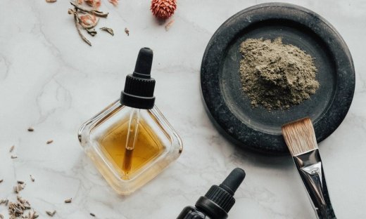 DIY: Η τέλεια συνταγή ομορφιάς για να μεγαλώσουν τα φρύδια σου