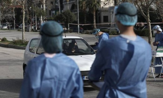 Κρούσματα σήμερα: 444 νέα, 350 στις ΜΕΘ και 39 νέοι θάνατοι τη Δευτέρα (11.01)