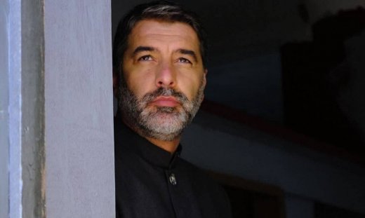 Βασίλης Μπισμπίκης: Η θεατρική παράσταση «Άνθρωποι και Ποντίκια» μεταφέρεται στο σινεμά