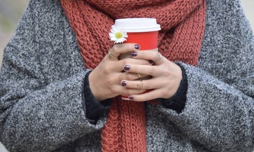 Shopping Guide: 5+1 κασκόλ που θα προσθέσουν στυλ σε κάθε ντύσιμό σου