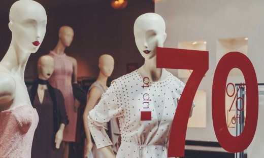 10 ρούχα & αξεσουάρ που πρέπει οπωσδήποτε να αγοράσεις στις εκπτώσεις