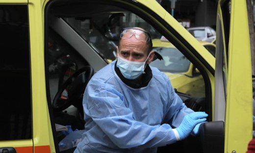 Κρούσματα σήμερα: «Έκρηξη» με 842 νέες μολύνσεις- 21 νεκροί σε 24 ώρες, στους 283 οι διασωληνωμένοι