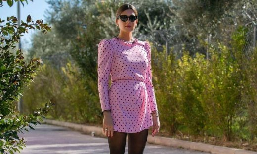 Η Σταματίνα Τσιμτσιλή φόρεσε το πιο ωραίο ρετρό φόρεμα που θα δεις σήμερα