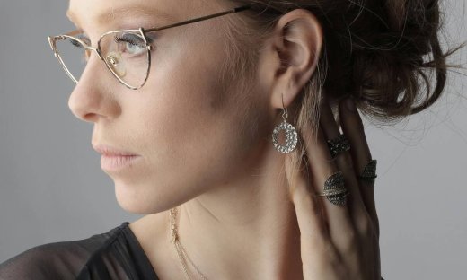 Τι συμβαίνει όταν παθαίνεις αλλεργία από τα κοσμήματά σου