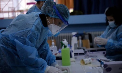 Κρούσματα σήμερα: 795 νέα ανακοίνωσε ο ΕΟΔΥ - 15 νεκροί σε 24 ώρες, στους 257 οι διασωληνωμένοι