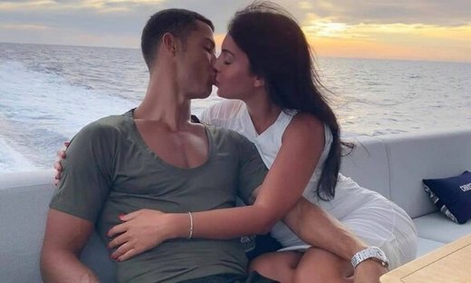 Ρονάλντο: Το άγνωστο φωτογραφικό άλμπουμ από την παιδική ηλικία της συντρόφου του