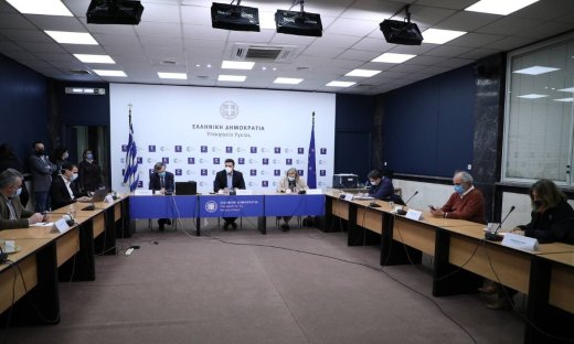 Lockdown: Συνεχίζεται το θρίλερ - Kαθυστερεί η ενημέρωση για τα μέτρα από τον Χαρδαλιά