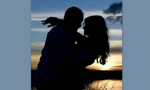 Γνωστό ζευγάρι της showbiz ανακοίνωσε τον αρραβώνα του (pics)