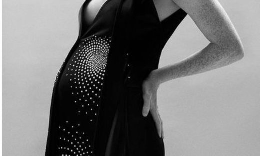 Το ζευγάρι ηθοποιών απέκτησε το πρώτο του παιδί μυστικά και η πρώτη βόλτα είναι γεγονός