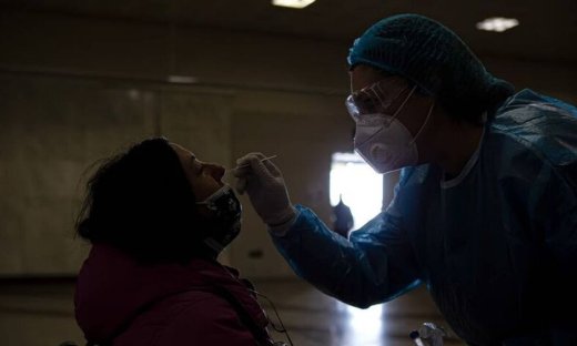 Κρούσματα σήμερα: Έκρηξη με 1.400 νέες μολύνσεις - 320 διασωληνωμένοι και 27 νέοι θάνατοι σε 24 ώρες