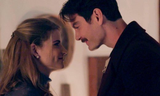 Άγριες μέλισσες: Η Δρόσω χώρισε τον Κωνσταντή και τα tweets ήταν επικά