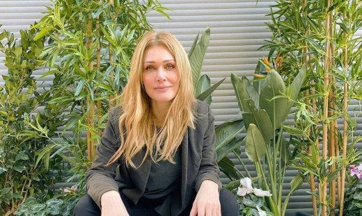 Νατάσα Θεοδωρίδου: «Δεν θέλω να δείχνω 25 ενώ είμαι 50, αλλά να είμαι μια ωραία 50άρα» 